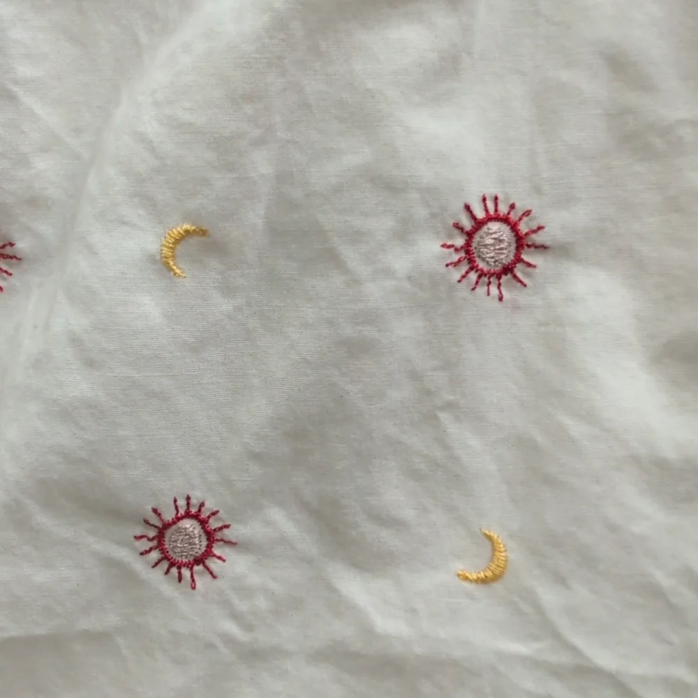 Genuine Kid from Oshkosh Girl's Dress 12M Moon & Sun Embroidered‎ Ivory/Orange